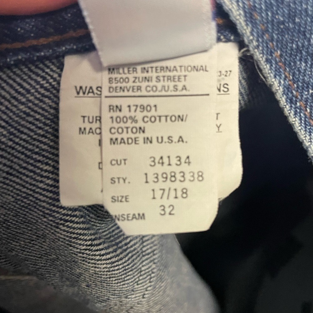 Rockies
High Rise Wedgie Taper Ankle Jeans - Picture 5 of 9